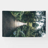 Boardwalk through door het bos spandoek (Horizontaal)