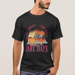 Boat Waves Sun Rays Lake Days Love Retro Summer T-shirt