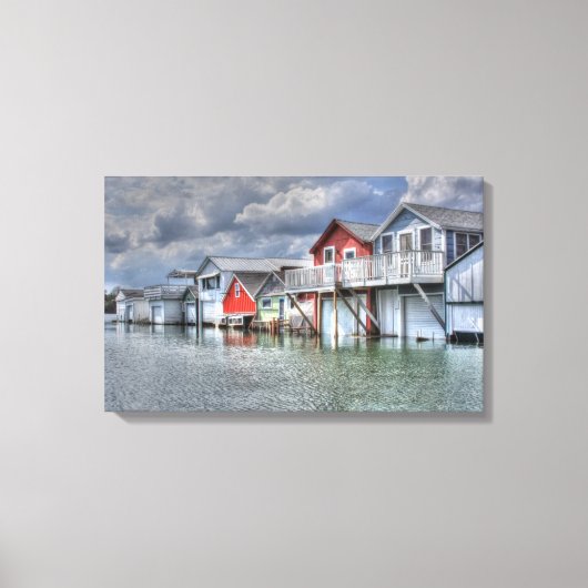 Boathouses aan het meer canvas afdruk (Voorkant)