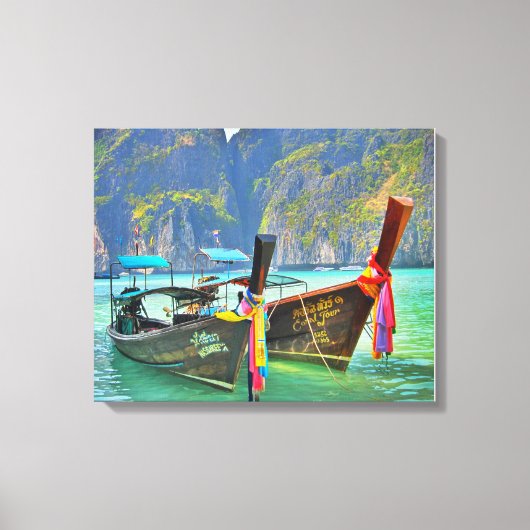 Boats in Maya Bay Canvas Afdruk (Voorkant)