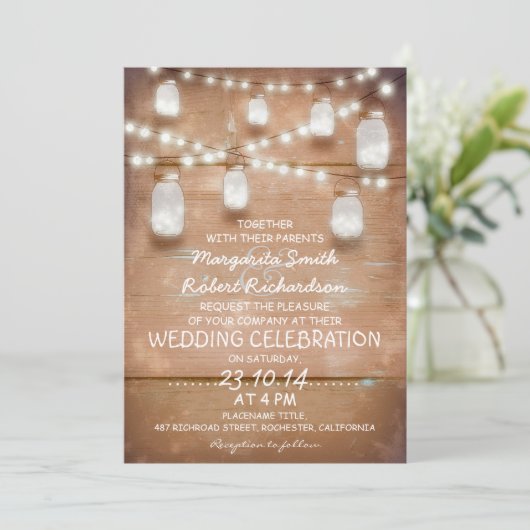 bocaux de mason rustiques et invitations à des mar (Debout devant)