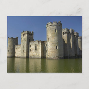 Bodiam Castle (1385), weerspiegeld in slotgracht, Briefkaart