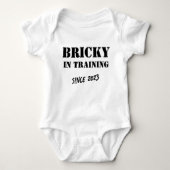 Body Année personnalisée "Bricky in Training" Funny Bri (Devant)