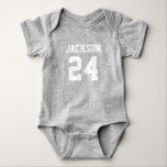 Body Baby Team Jersey Numéro et Monogramme<br><div class="desc">Habille ton petit ventilateur en esprit d'équipe avec ce maillot personnalisé ou t-shirt enfant ! Ajoutez le nom et le numéro de maillot de votre enfant pour créer une tenue mini-journée de jeu qui correspond à toute la famille. Utilisez les outils de conception pour customiser les couleurs de votre équipe...</div>