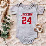 Body Baby Team Jersey Numéro et Monogramme<br><div class="desc">Vêtements de bébé personnalisés,  personnalisés avec votre nom monogramme et numéro de maillot d'équipe ou autre texte. Cliquez sur Customiser pour modifier les polices de texte et les couleurs ou modifier la couleur et le style des vêtements. Parfait pour soutenir votre équipe sportive ou joueur favori !</div>
