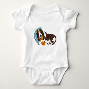 Body Basset endormi avec Teddy