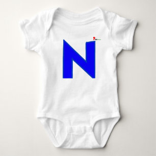 Body bébé adorable avec un design à lettre simple