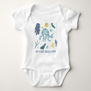 Body bébé mignon première plage