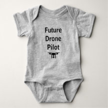 Bébé, un seul côté. Futur pilote de drones