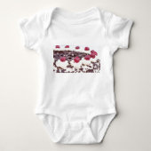 Body Black Forest cake en détail with white background (Devant)