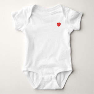 Body blanc bébé avec un coeur rouge mignon aux yeu