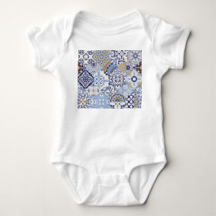 Body Carreaux azulejos colorés : motif dessiné à la mai