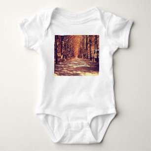 Body Chemin forestier d'automne : Voyage paysager paisi