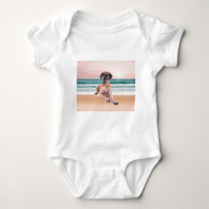 Body Coutume Grand Chien Danse assis sur la plage