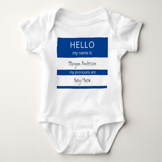 Body Custom HELLO Mon Nom Pronounouns Est Un Insigne (Devant)