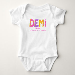 Body Demi nom de fille signifiant fleurs étoiles roses