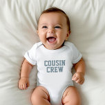 Body Équipage Cousin | Dusty Blue Kids Baby Bodysuit<br><div class="desc">Vêtements imprimés personnalisés avec le graphique "Cousin Crew" ou tout autre texte personnalisé. Utilisez les outils de conception pour modifier les polices de texte et les couleurs ou ajouter vos propres photos pour créer un modèle de t-shirt personnalisé. Faites votre choix parmi une grande variété de t-shirts, de débardeurs et...</div>