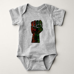 Body fierté noire drapeau rouge vert poing panafricain