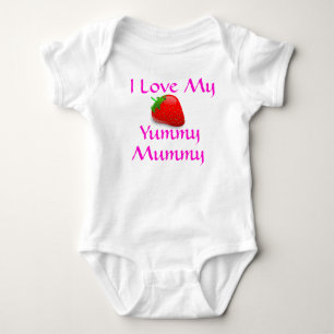 Body J'aime mon dessus délicieux de bébé de maman