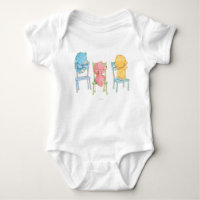 Jaune, rose, et bleu concerne des chaises