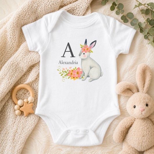 Body Lapin avec monogramme de fleurs roses