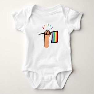Body Main tirée à la main avec un drapeau arc-en-ciel