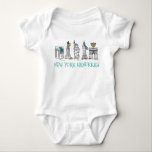 Body New York City New York New York Hanoukka Chanukah<br><div class="desc">Le costume bébé présente une illustration originale des monuments de New York "habillé" pour la saison des fêtes, avec l'HANOUKKA de NEW YORK dans une police bleue amusante. Idéal pour célébrer Chanukah à New York ! Ne vois-tu pas ce que tu cherches ? Vous avez besoin d'aide pour la personnalisation...</div>