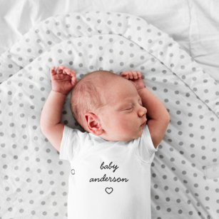 Body Nom de famille du bébé | Coeur Moderne Cute Stylis