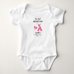 Body Notre première fête des mères avec maman et nouvea
