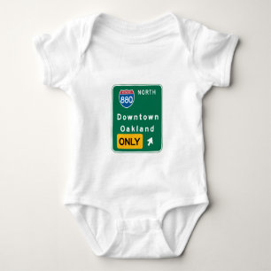 Body Oakland, panneau routier de CA
