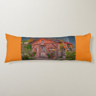 Body Pillow magisch huisje in de ochtendzon Lichaamskussen