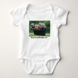 Body Porcs Dans Un Bodysuit Casquette Pour Bébé