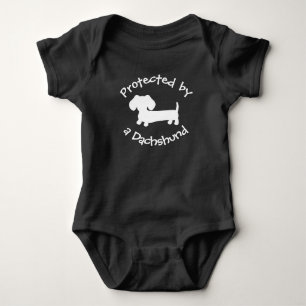 Body Protégé par un Dachshund - Bébé Amateur de Wiener 