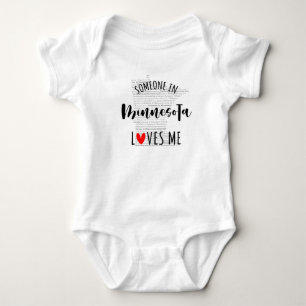Body Quelqu'Un Au Minnesota M'Aime Carte Bébé Bodysuit