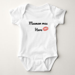 Body T-shirt bébé drôle avec un bisou au rouge à lèvres