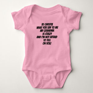 Body T-shirt bébé grand-mère folle rose