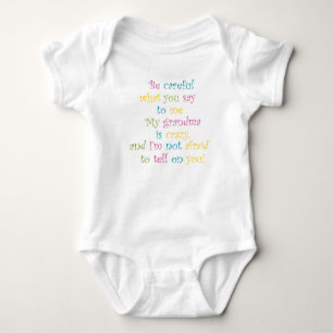 Body T-shirt bébé "Ma grand-mère est folle"