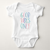 Typographie colorée d'aquarelle de Good Vibes
