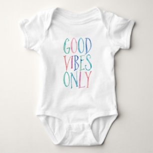 Body Typographie colorée d'aquarelle de Good Vibes