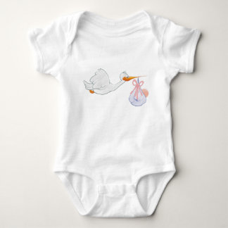 Bodysuit met een schattige baby die ooievaar lever