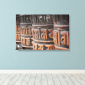 Boeddhistische gebedsmolen canvas print (Insitu (Houten vloer))