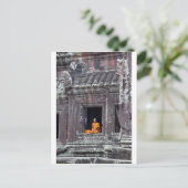 Boeddhistische monnik mediteert Angkor Wat Briefkaart (Staand voorkant)