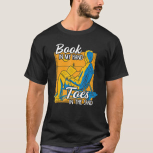Boek in mijn handschoenen in de zand-vacatie-lezin t-shirt