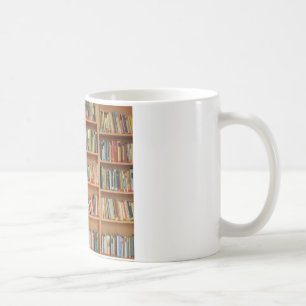 Boeken in de boekenplank koffiemok
