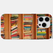 Boeken op boekenplankenachtergrond Case-Mate iPhone case (Achterkant (horizontaal))