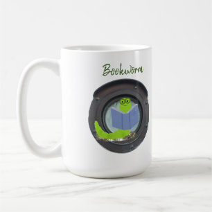 Boekenwurm in een patrijspoort koffiemok