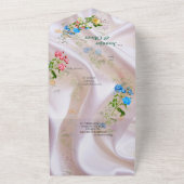 Boeketten van meerkleurige Rozen op zijden texture All In One Uitnodiging (Buitenkant)