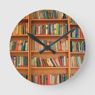 Boekhoudboekenwisselaar lezen ronde klok