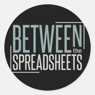 Boekhoudkundige woordspeling tussen de spreadsheet ronde sticker