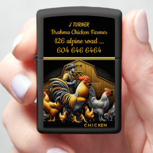 Boer met levendige Leghorn kippen